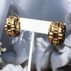 🌺Vintage Gold St. John Earrings